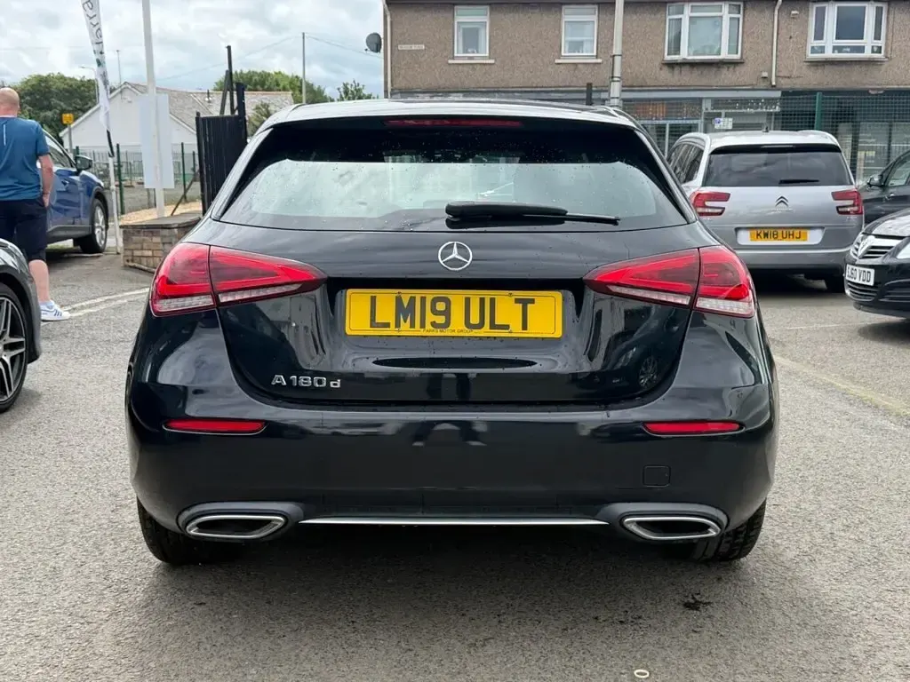 Used Mercedes A180 116 HP (85 kW) 2019 Black Hatchback