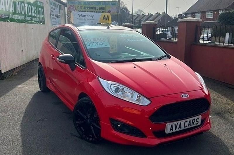 Used Ford Fiesta Zetec 140 HP (102 kW) 2014 Red Hatchback