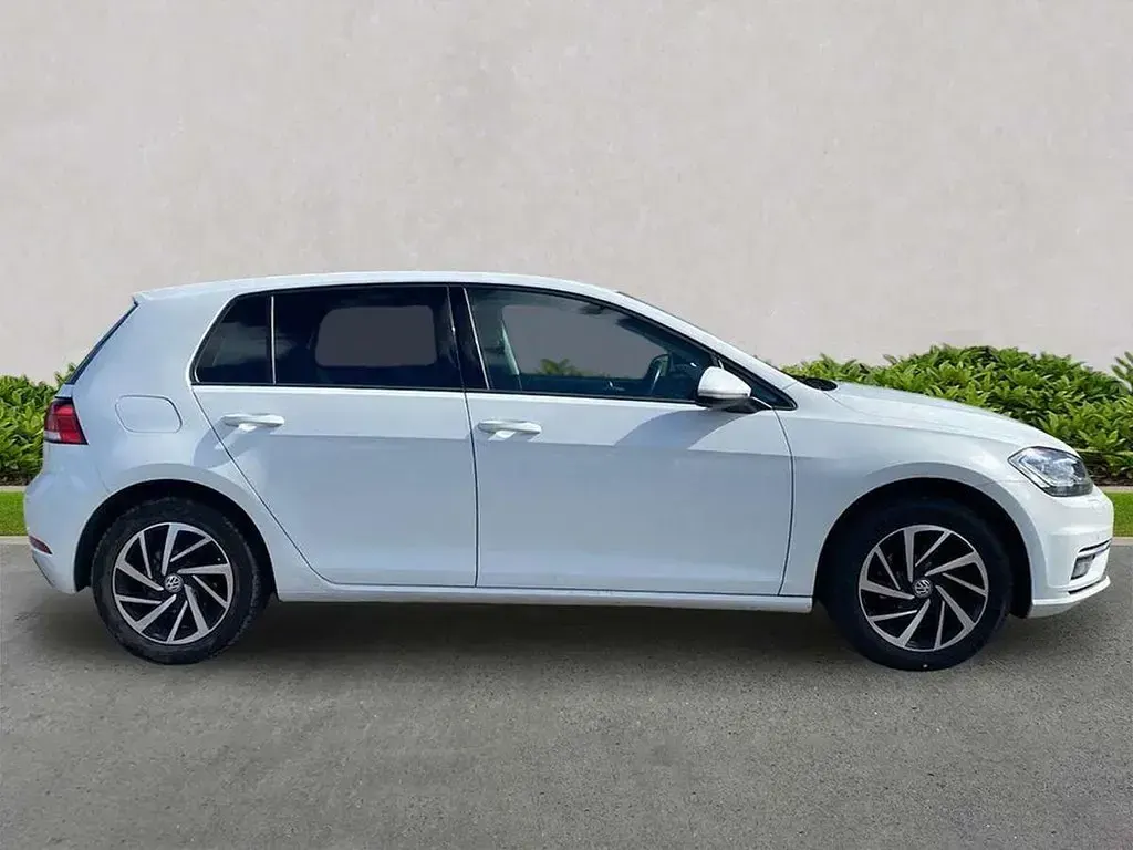 Używany VW Golf VII Edition 115 KM (84 kW) 2020 Biały Hatchback