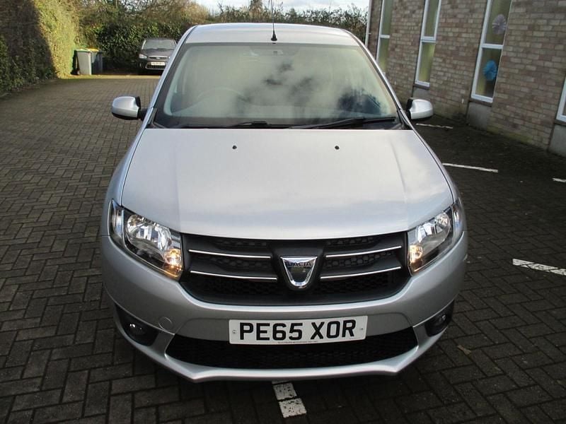 Used Dacia Sandero Lauréate 2015 Silver Hatchback