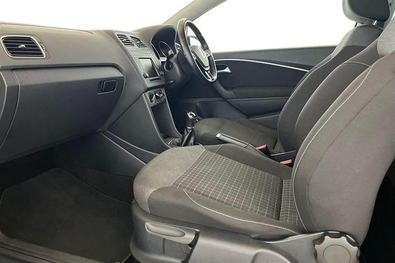Usado VW Polo Match 90 HP (66 kW) 2016 Cinzento Citadino