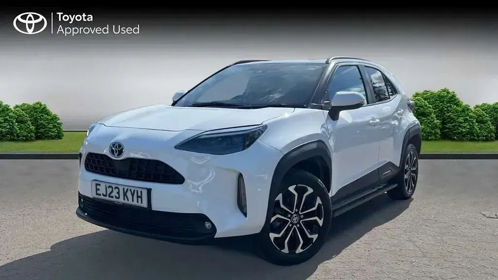 Usado Toyota Yaris Cross Design 114 HP (83 kW) 2023 Branco SUV