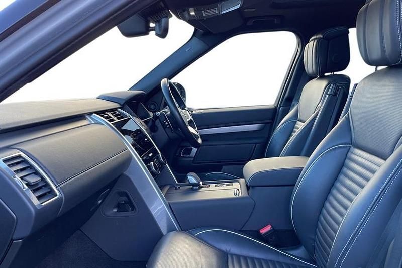 Used Land Rover Discovery 5 HSE Dynamic 300 HP (220 kW) 2024 Silver SUV