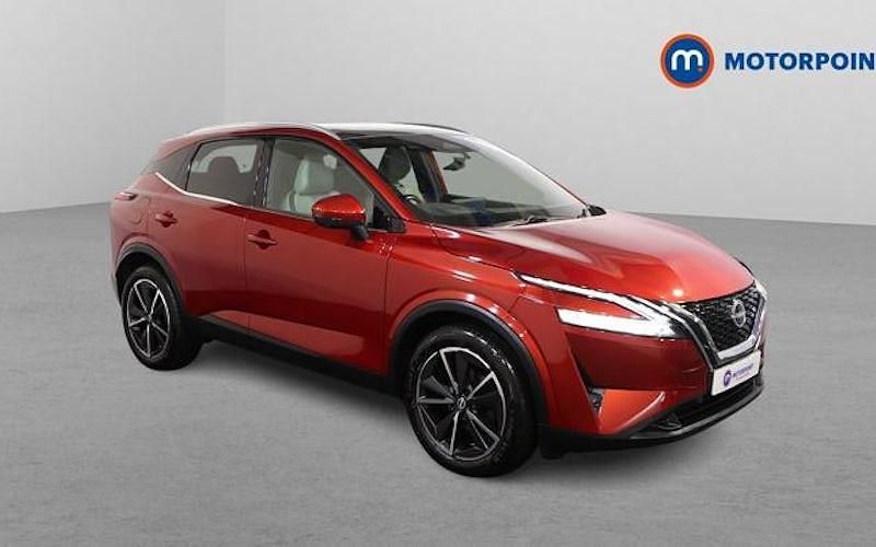 Red Used 2022 Nissan Qashqai Tekna SUV | £17,449 (A bit pricey) - Image 1/4