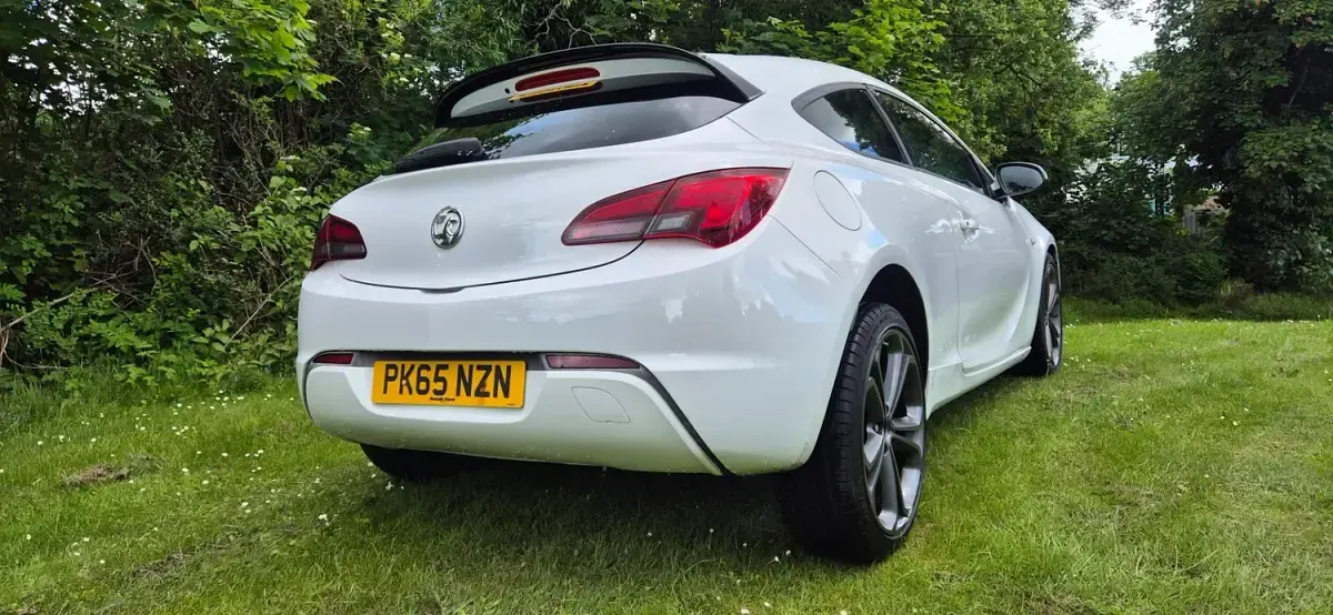 Used Vauxhall Astra GTC Edition 2015 White Coupe