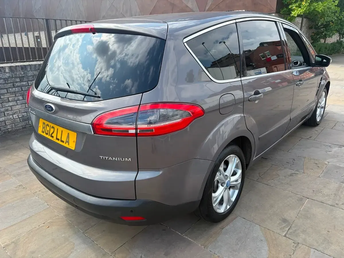 Used Ford S-MAX Titanium 163 HP (119 kW) 2012 Brown MPV