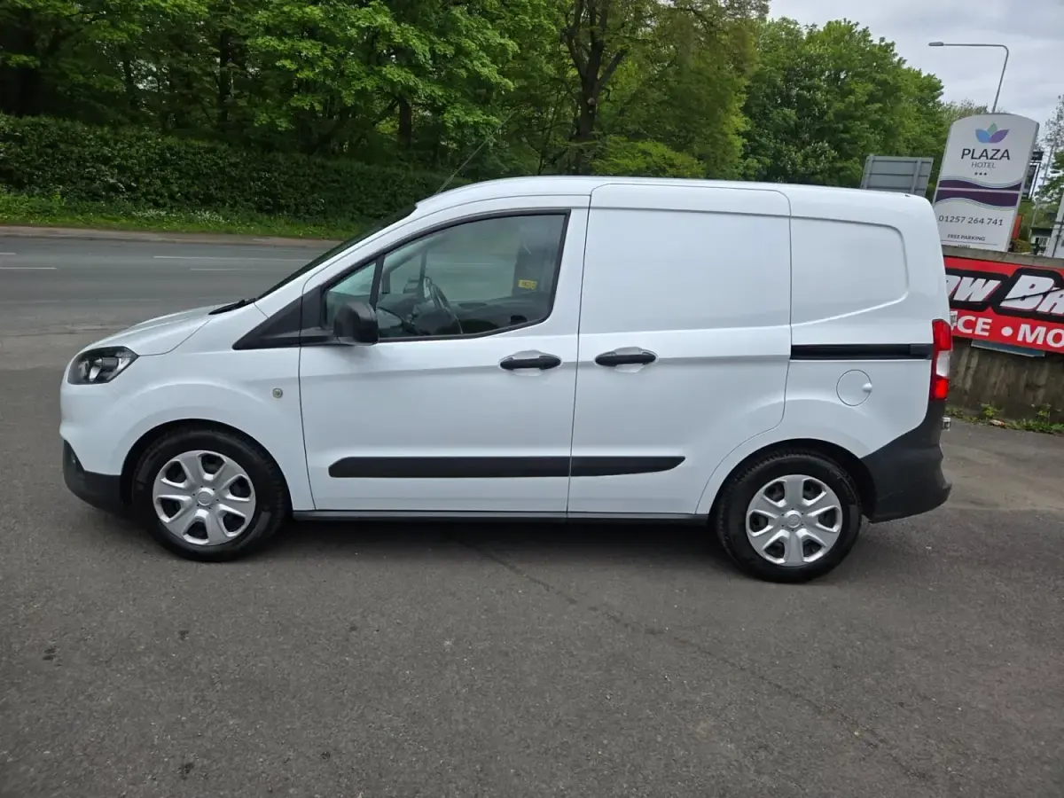 Usado Ford Transit Trend 100 HP (73 kW) 2020 Branco Van