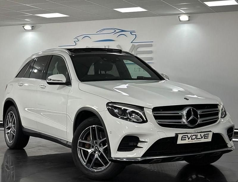 White Used 2019 Mercedes GLC250 AMG line SUV | £22,295 (Fair price) - Image 1/4