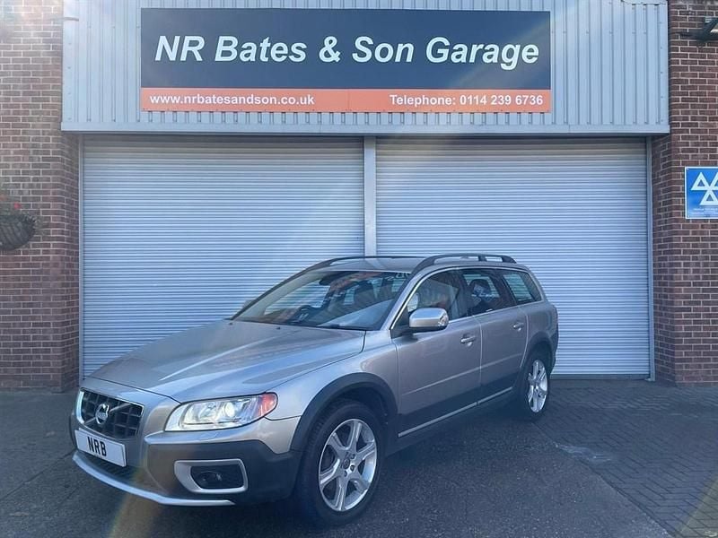 Gold Used 2013 Volvo XC70 SE Lux SUV | £8,995 (Expensive) - Image 1/4
