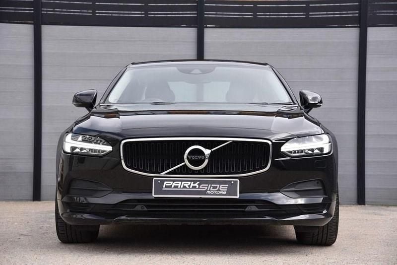 Used Volvo S90 Momentum 190 HP (139 kW) 2018 Black Sedan