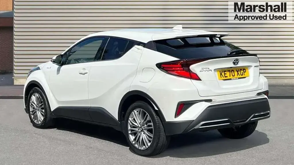 Used Toyota C-HR 184 HP (135 kW) 2021 White SUV
