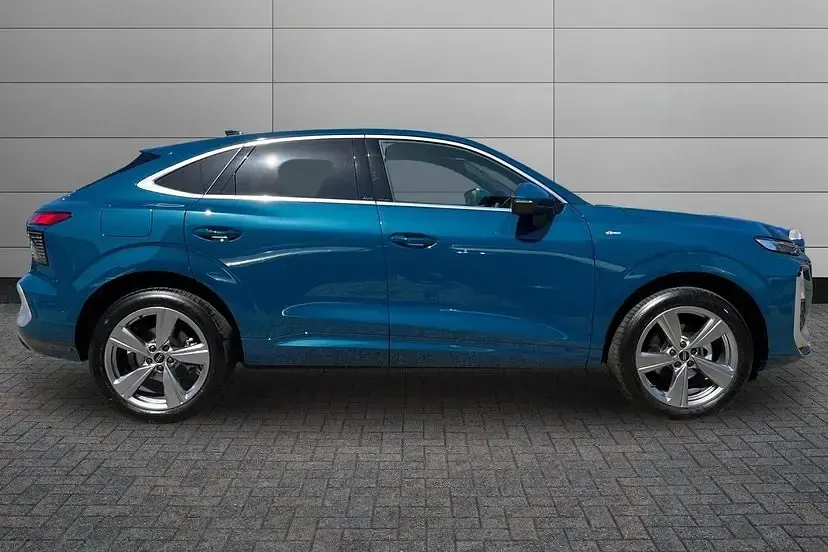 New Audi Q3 Sportback S-Line 148 HP (108 kW) 2026 Malpelo blue SUV