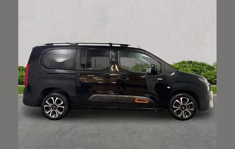 Used Citroën Berlingo XTR 130 HP (95 kW) 2022 Black MPV