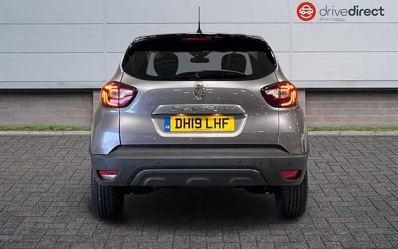Used Renault Captur Iconic 90 HP (66 kW) 2019 Grey/black SUV