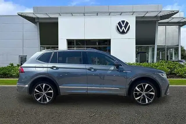 Used VW Tiguan Allspace R-line 150 HP (110 kW) 2024 Grey SUV