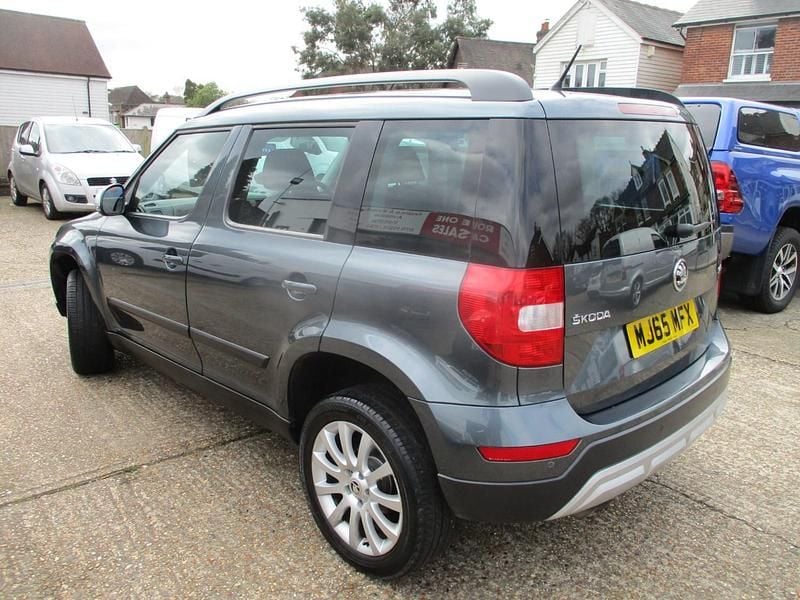 Used Skoda Yeti Business Line 110 HP (80 kW) 2015 Grey SUV