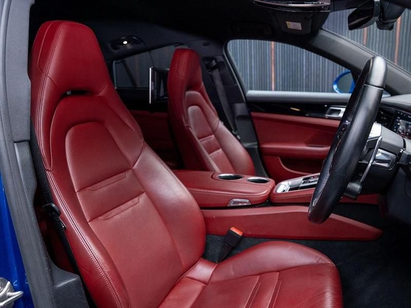 Used Porsche Panamera 462 HP (339 kW) 2017 Blue Hatchback