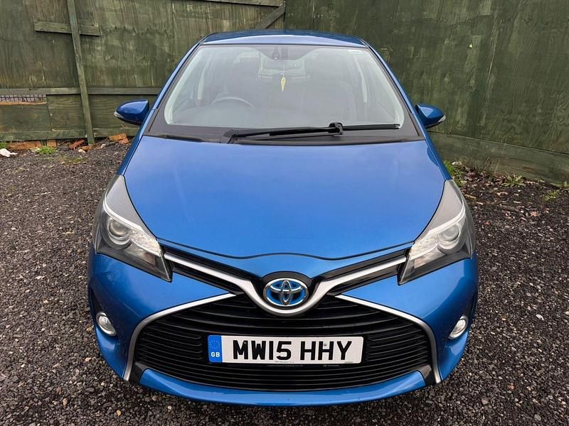 Used Toyota Yaris Hybrid 2015 Blue Hatchback