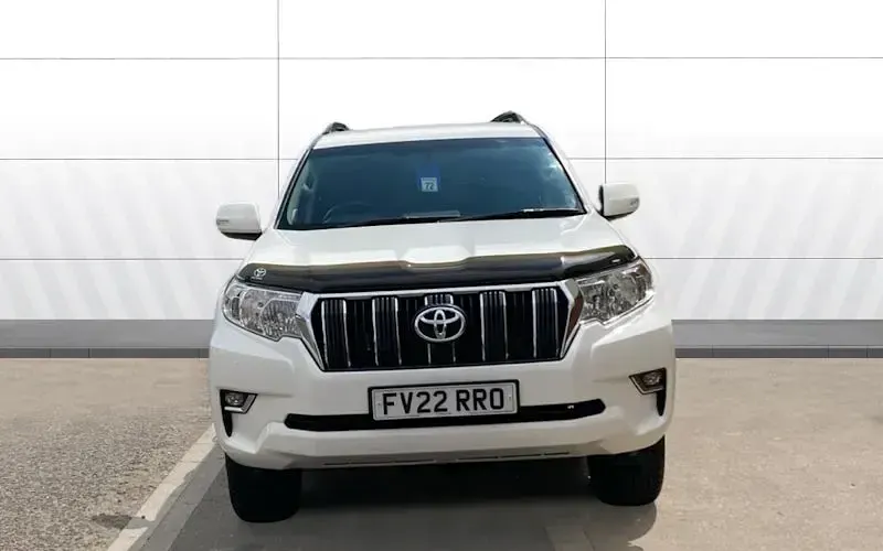 Used Toyota Land Cruiser Active 204 HP (150 kW) 2022 White Estate