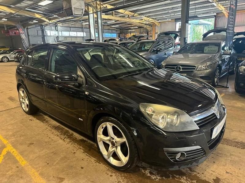 Black Used 2005 Vauxhall Astra SRi Hatchback | £2,290 (Fair price) - Image 1/4