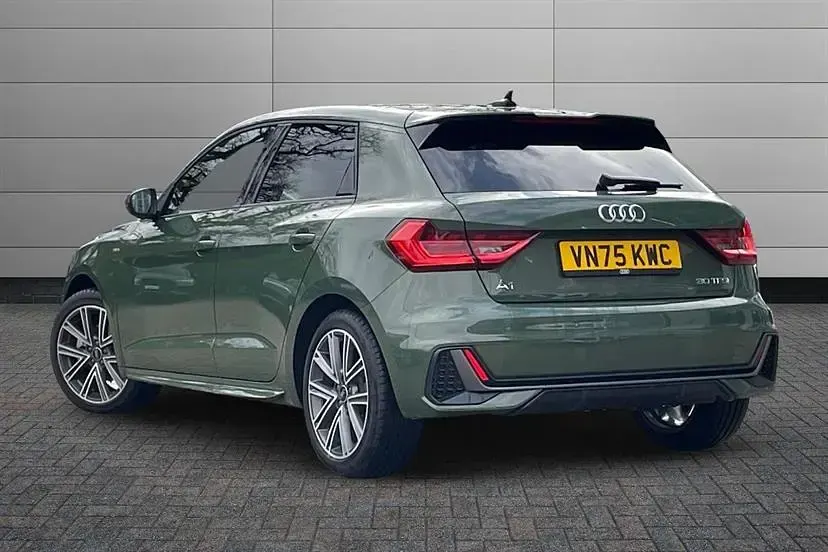 Usado Audi A1 S-Line 116 CV (85 kW) 2025 Verde SUV