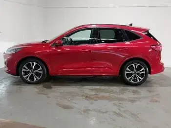 Usado Ford Kuga ST-Line X 190 CV (139 kW) 2023 Rojo SUV