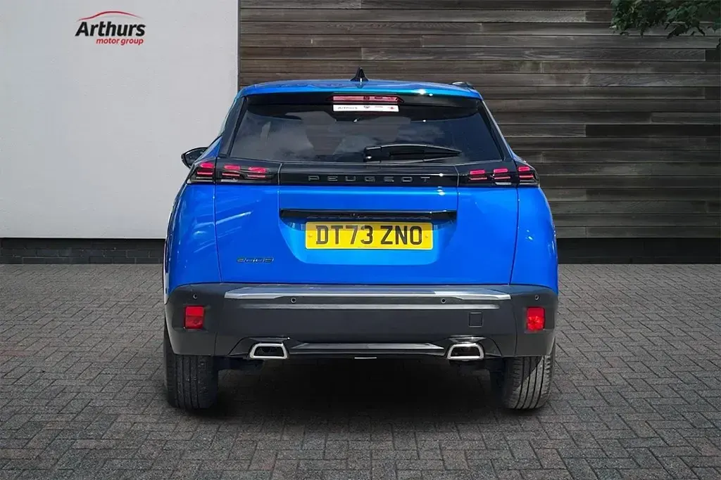 Second-hand Peugeot 2008 Allure 129 CP (94 kW) 2023 Albastru SUV