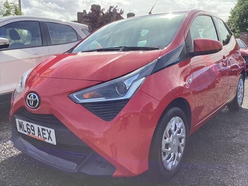Red Used 2020 Toyota Aygo X-play Hatchback | £7,999 (Good price) - Image 1/4