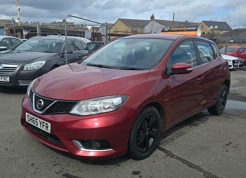 Used Nissan Pulsar Acenta 110 HP (80 kW) 2015 Red Hatchback