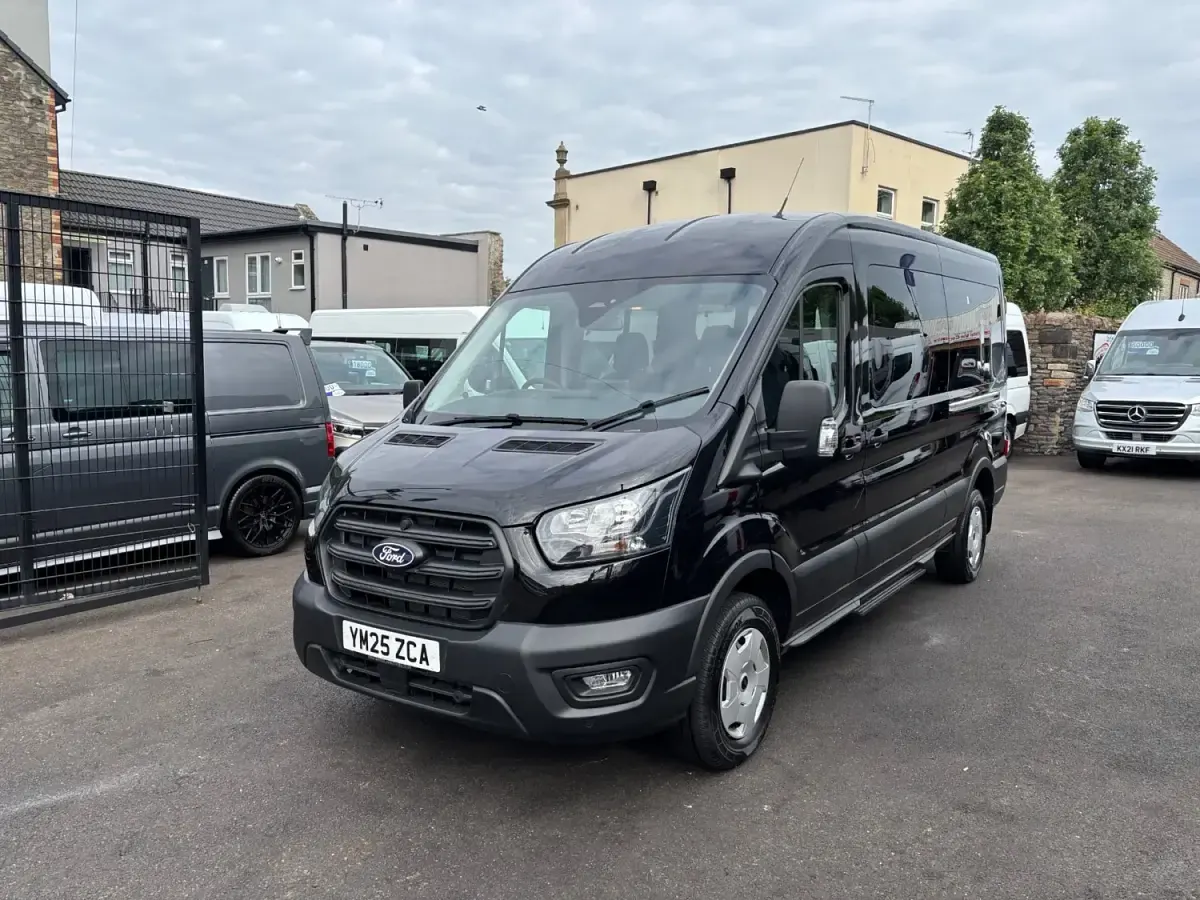 Novo Ford Transit Trend 130 HP (95 kW) 2025 Preto
