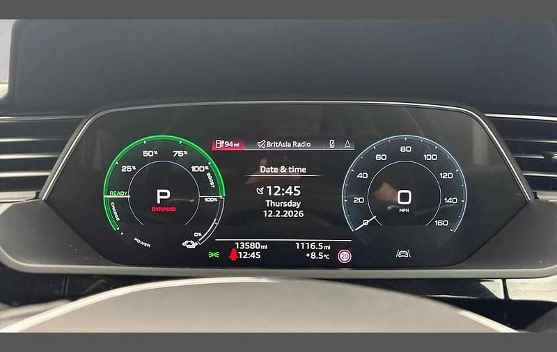 Usado Audi Q8 e-tron Sport 250 kW (340 HP) 2024 Azul SUV