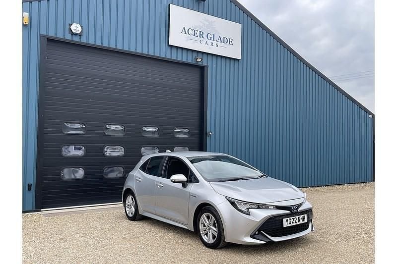Used Toyota Corolla 122 HP (89 kW) 2022 Silver Hatchback