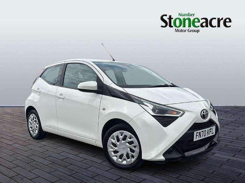 White Used 2020 Toyota Aygo X-play Hatchback | £10,495 (Fair price) - Image 1/4