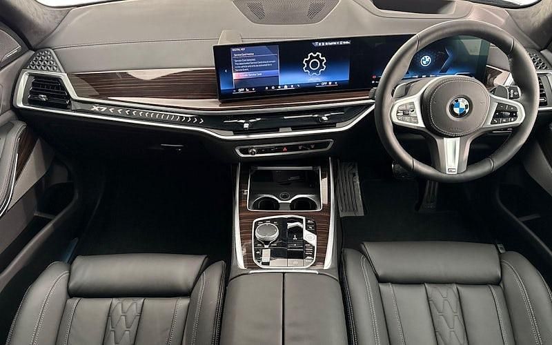 New BMW X7 M Sport 381 HP (280 kW) 2026 SUV