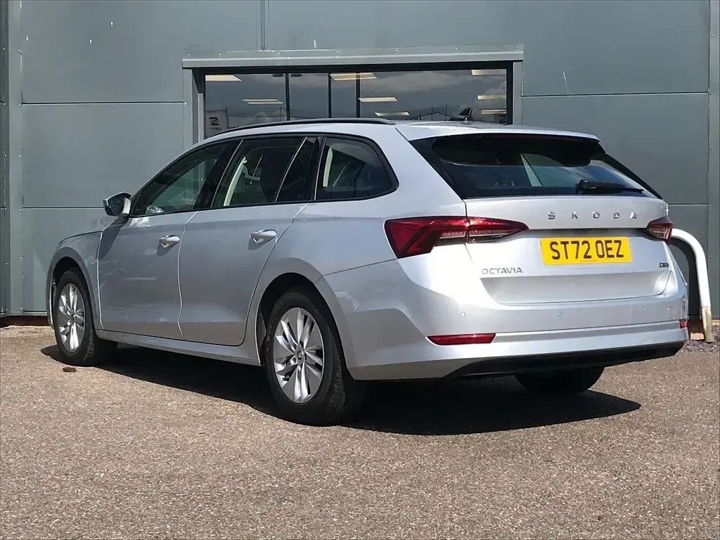 Używany Skoda Octavia SE Technology 110 KM (80 kW) 2023 Srebrny Kombi