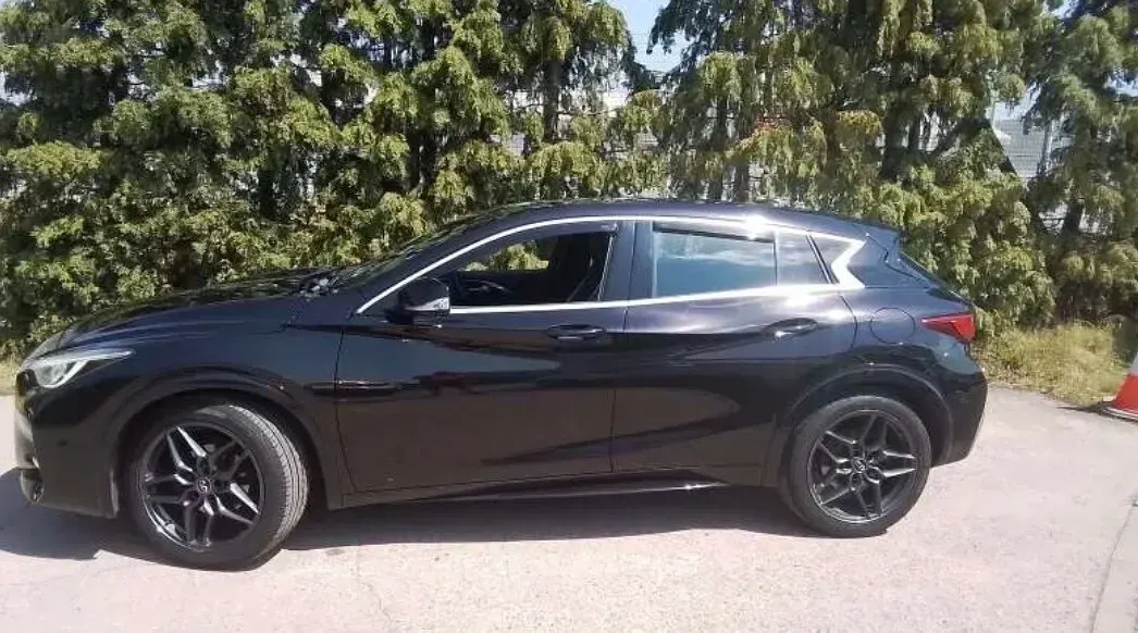 Used Infiniti Q30 Sport Tech 109 HP (80 kW) 2017 Black Hatchback
