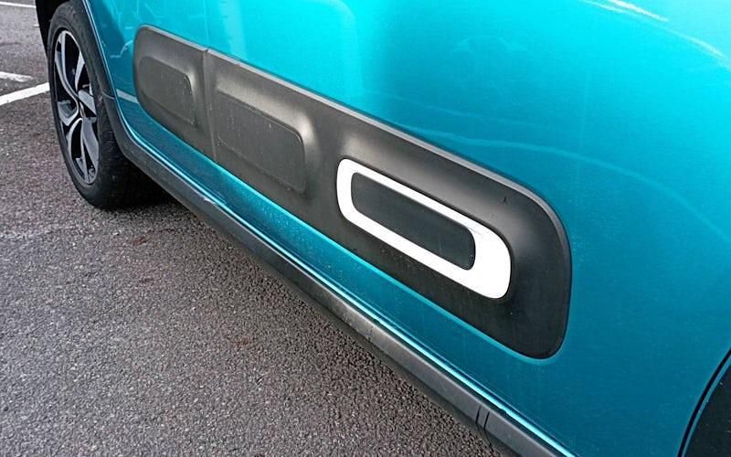 Used Citroën C3 PureTech 83 HP (61 kW) 2022 Blue Hatchback