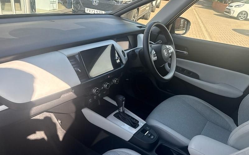 Używany Honda Jazz Hybrid 109 KM (80 kW) 2022 Szary Hatchback