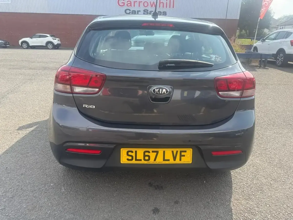 Used Kia Rio 98 HP (72 kW) 2017 Grey Hatchback