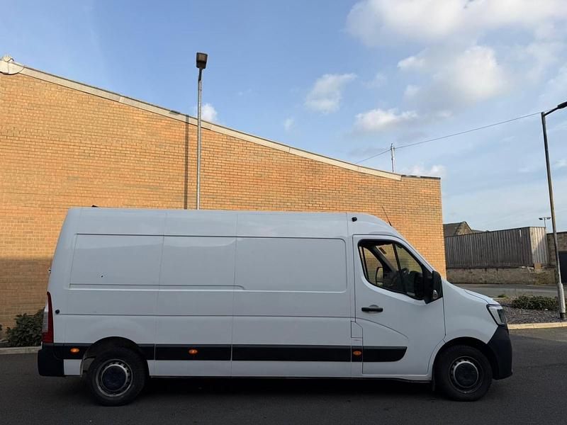 Used Renault Master 2023 White MPV