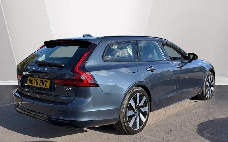 Used Volvo V90 CC Plus 250 HP (183 kW) 2023 Estate