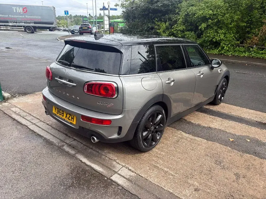 Used Mini Cooper Clubman 190 HP (139 kW) 2018 Silver Estate