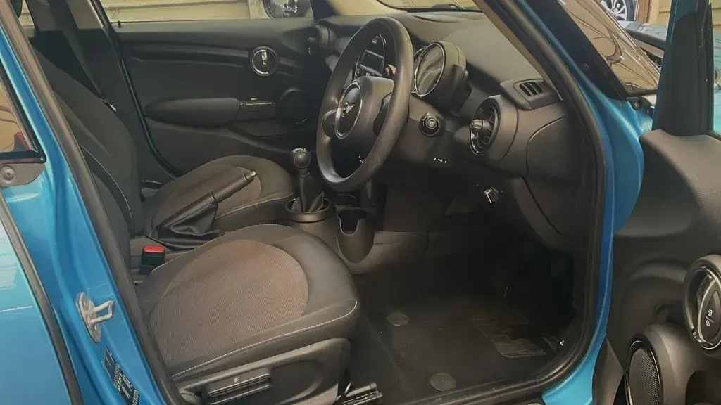 Used Mini ONE Hatch 102 HP (75 kW) 2016 Blue Hatchback