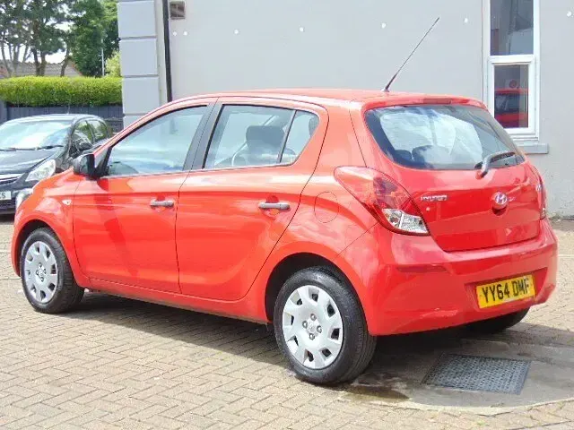 Used Hyundai i20 Classic 2014 Red Hatchback