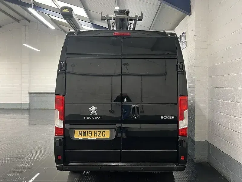 Used Peugeot Boxer 130 HP (95 kW) 2019 Black Van