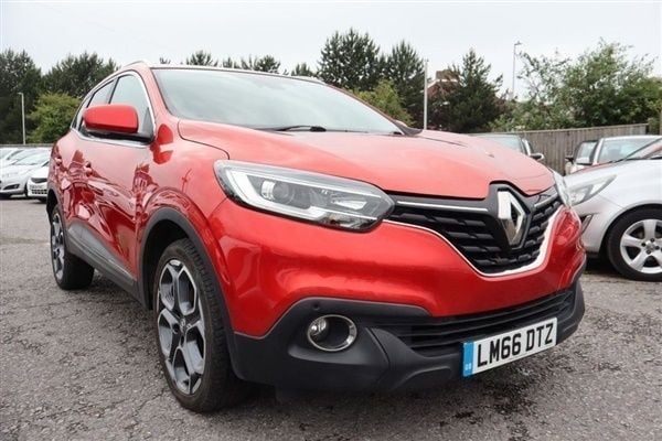 Red Used 2016 Renault Kadjar Dynamique SUV | £7,795 (Fair price) - Image 1/1