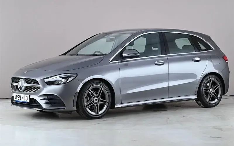 Begagnad Mercedes B200 AMG line 163 HK (119 kW) 2019 Grå Minibuss