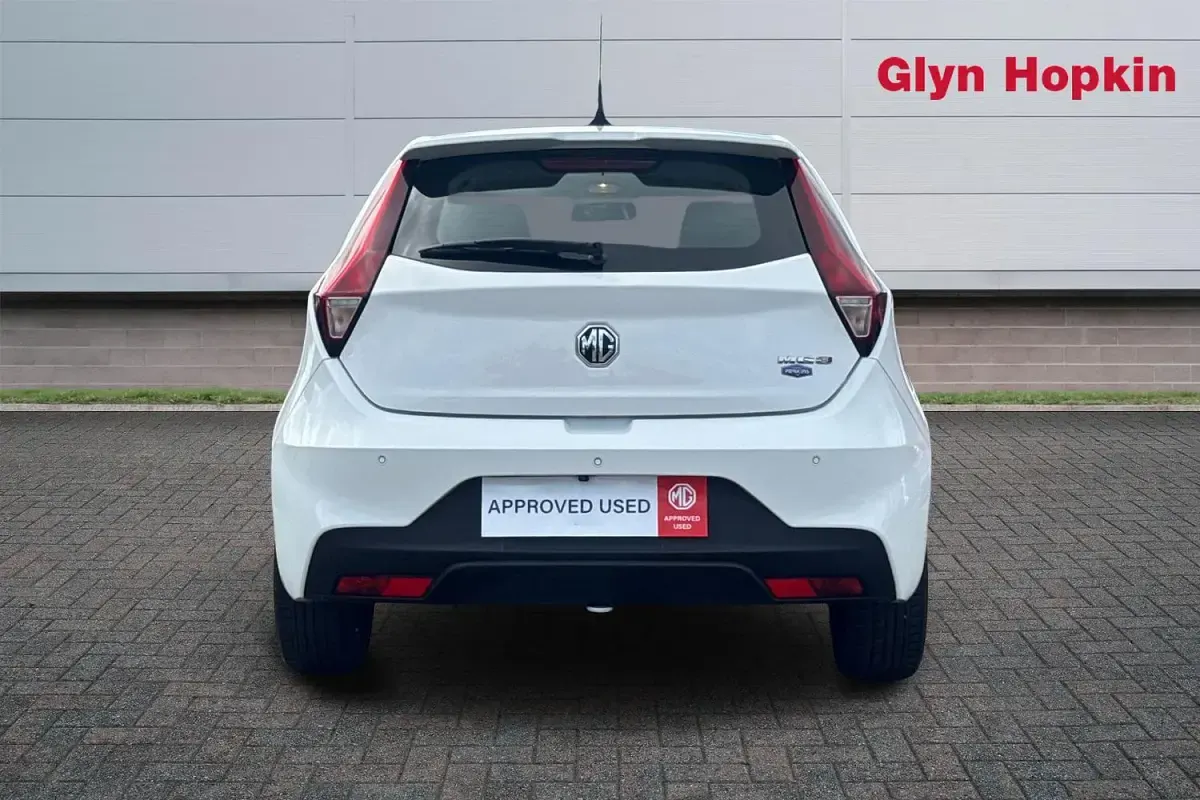 Used MG MG3 Exclusive 106 HP (77 kW) 2022 White Hatchback