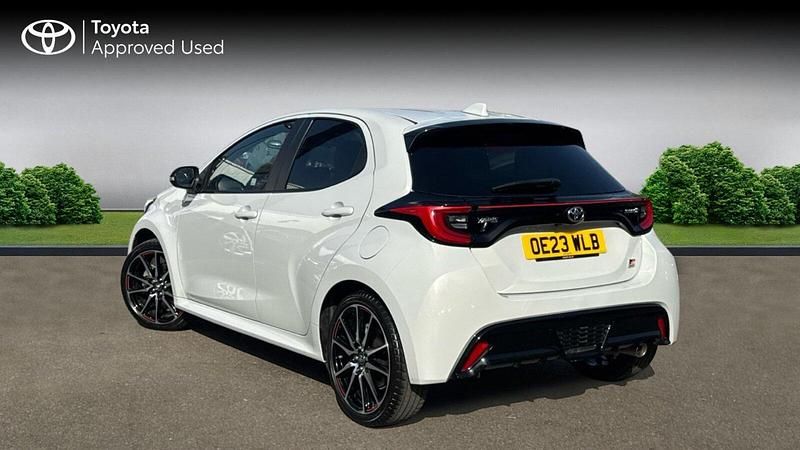 Used Toyota Yaris Hybrid Sport 116 HP (85 kW) 2022 Ash grey Hatchback