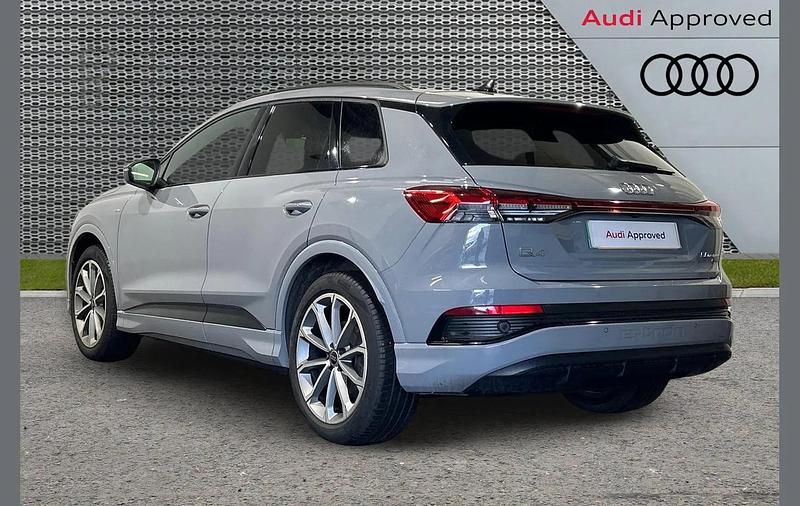 Second-hand Audi Q4 e-tron Comfort 219 kW (299 CP) 2024 Gri SUV